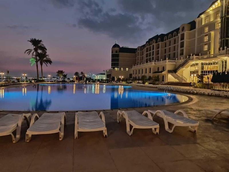 Tolip El Forsan Hotel Исмаилия Экстерьер фото The pool at the hotel